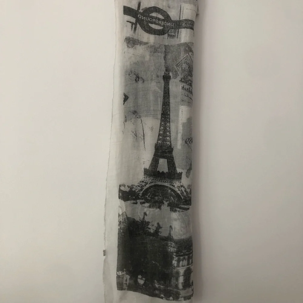 Black white and gray landmark travel big scarf. - Picture 4 of 7